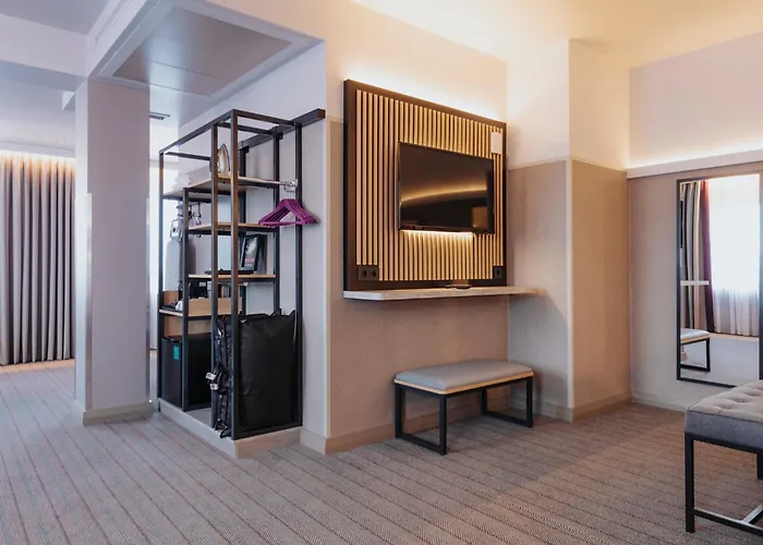 Premier Inn Koeln City Mediapark